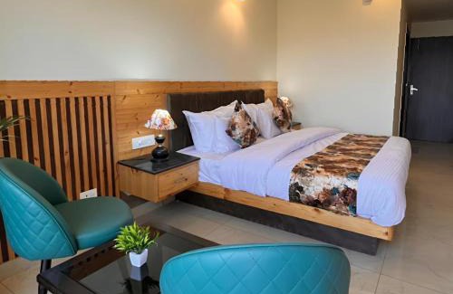 Mussoorie Hotel | Pinerock Resort ! Luxury! Mountain View! Open Terrace ! Cafeteria