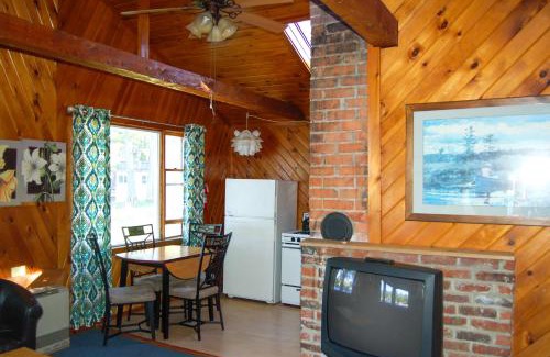 Windham House | Pines Cottage