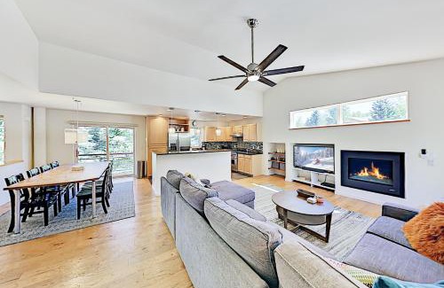 Avon House | Pines Court