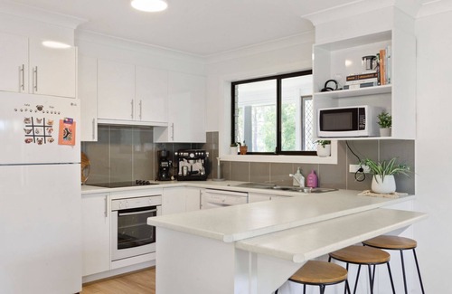 Woollamia House | Pines Escape is bright and spacious with a lovely homely feel