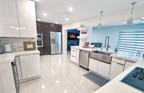 Pembroke Pines House | Pines Oasis - Residence w/ Pool, BBQ, and Parking