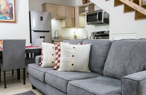 Beverly Hills Apartment | Pines Serenity Suite in Kingston 6