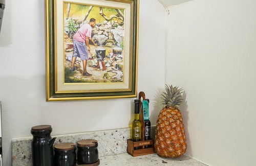 Beverly Hills Apartment | Pines Serenity Suite in Kingston 6