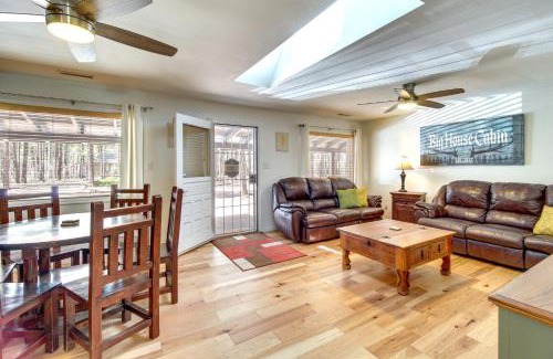Pinetop House | Pinetop-Lakeside Cabin, Walk to Woodland Lake Park