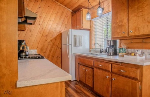 Wrightwood House | Pinetree Place