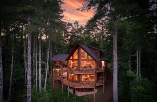 Epworth House | Pineview Escape - Hot Tub - Views - Arcades