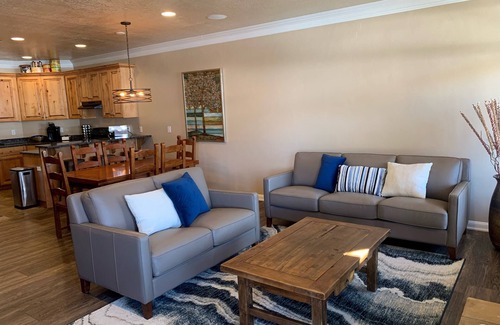 Ogden Condo | Pineview Lakeside l Snowbasin l Jacuzzi I Pool I Powder Mountain I Ogden Valley