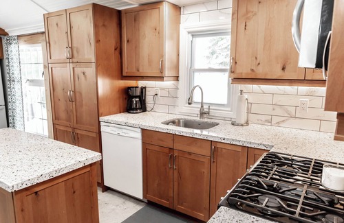 Dysart et al Cottage | Pineview Retreat Cottage Rental - Haliburton