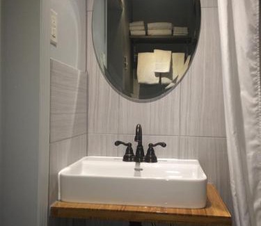 Golden Hotel | Pinewood Inn