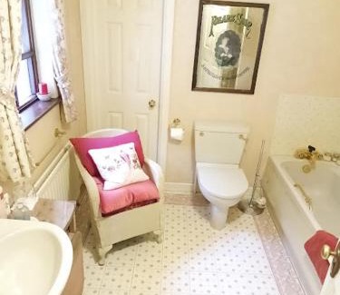 Omagh House | Pinewood Lodge Guest House