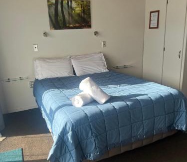 Fairlie Hotel | Pinewood Motels