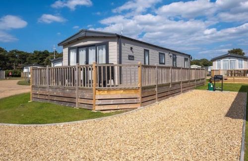 Wells-next-the-Sea Cabin | Pinewoods Beach Luxe no.2 – dog friendly