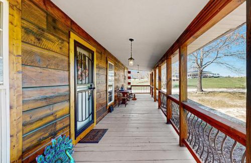 Hendersonville House | Piney Hollow - Unit B
