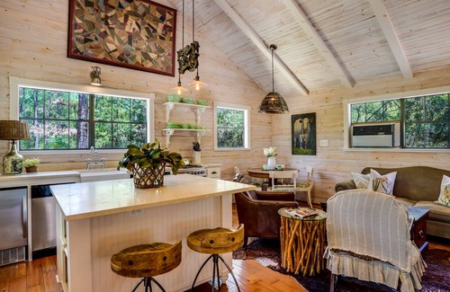 La Grange Cabin | Piney Woods Cabin