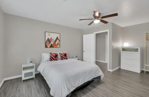 Huntsville House | Piney Woods I Ping Pong I By SHSU I TV I Sleeps 11