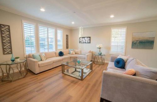 Placentia House | Ping Pong, A/C, Netflix, Grill, Jacuzzi Tub, W/D