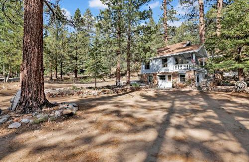 Fawnskin Ski Chalet | Pinglewood Cabin- Furnished Fawnskin Group Retreat