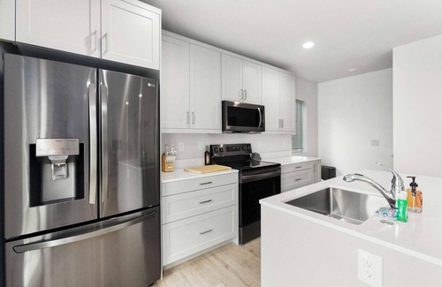 Whittier Heights House | Pingu's sweet suite - Micro Studio - 91Walkscore