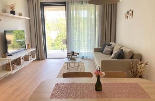 Banka Apartment | Pinia Slnava 01 - Luxury lakeside apartment with pool