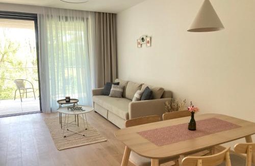 Banka Apartment | Pinia Slnava 01 - Luxury lakeside apartment with pool