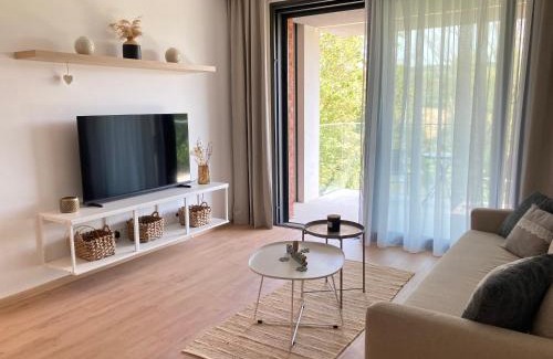 Banka Apartment | Pinia Slnava 01 - Luxury lakeside apartment with pool