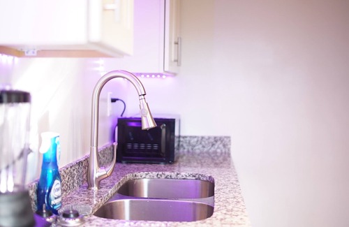 East Point Apartment | Pink aura 1-bedroom apartment in welcoming Atlanta