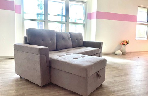 East Point Apartment | Pink aura 1-bedroom apartment in welcoming Atlanta