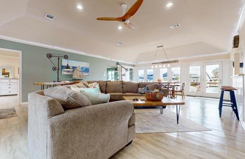 Key Allegro House | Pink Bay Views