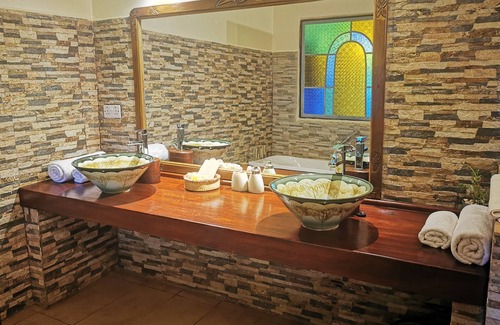 Moshi Hotel | PINK FLAMINGO BOUTIQUE HOTEL