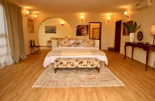 Moshi Hotel | Pink Flamingo Boutique Hotel