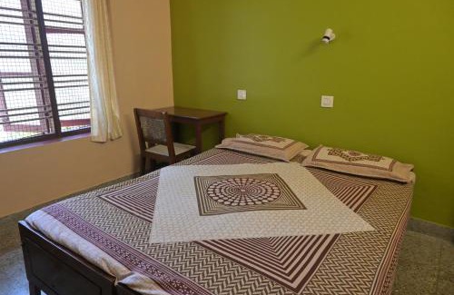 Kovalam Hotel | Pink Flower Tourist Home