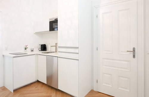 Mariahilf Apartment | Pink Grapefruit City Condo perfect location - mind-blowing features