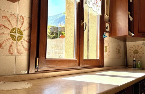 Gaino House | Pink House cottage in a quiet location