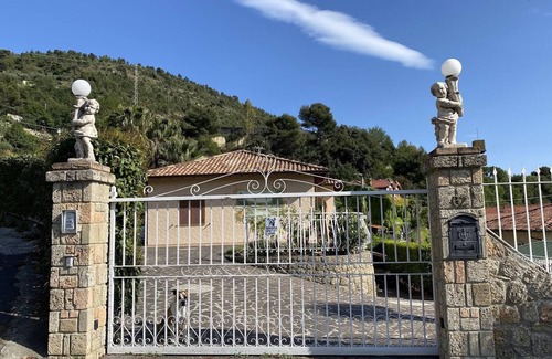 Camporosso Villa | PINK HOUSE