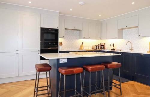 Mevagissey House | PINK HOUSE, pet friendly, country holiday cottage in Mevagissey