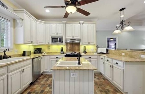Bay St Louis House | Pink Lady 3 Br 2 Bath 2000sq ft home w/golf cart