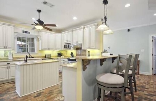 Bay St Louis House | Pink Lady 3 Br 2 Bath 2000sq ft home w/golf cart