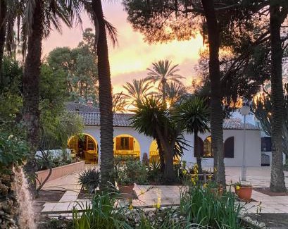 Elche Bed & Breakfast | Pink Lemon House