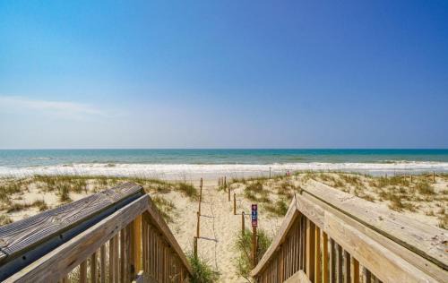 Emerald Isle House | Pink Paradise