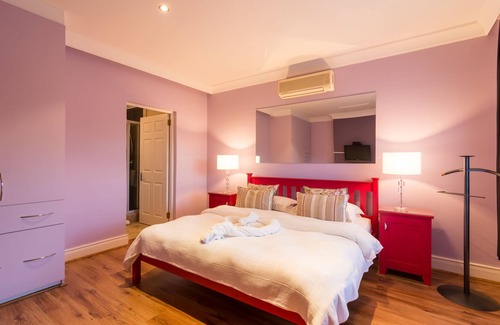 Heldervue House | Pink Rose Guesthouse & Spa | FOR MEN ONLY | Room 4