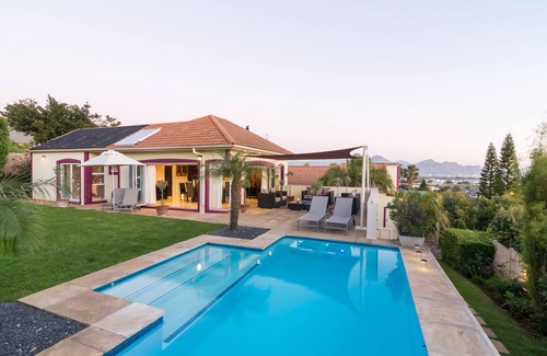 Heldervue House | Pink Rose Guesthouse & Spa | FOR MEN ONLY | Room 4