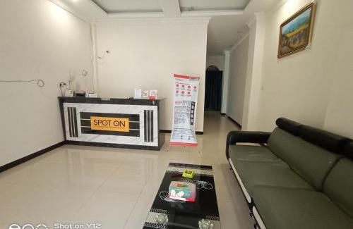 Hutagodang House | Pink's Guesthouse