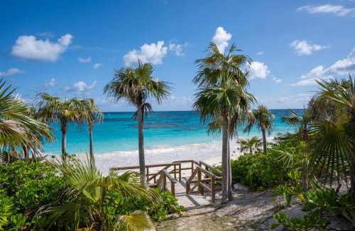 Governor's Harbour Apartment | Pink Sands Point estate