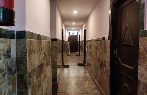 Bhagsu Nag House | Pink White Guest House