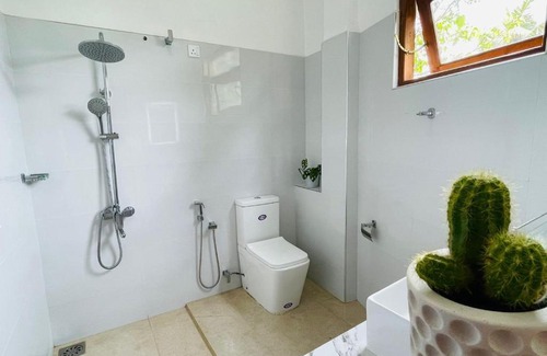 Dodanduwa House | Pinky Villa Hikkaduwa