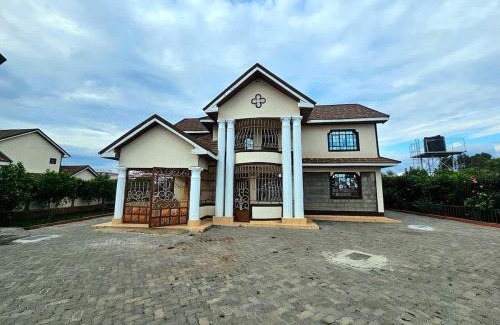 Nyeri County Villa | pinlifehomes