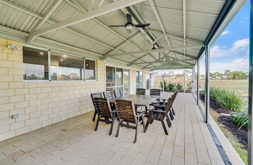Ambergate House | Pinnacle Lodge - Family Friendly 4 bedroom home