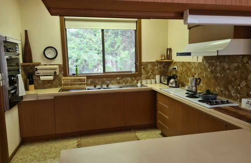 Sawmill Settlement House | Pinnacle Park -3.5 Acres of beautiful forest