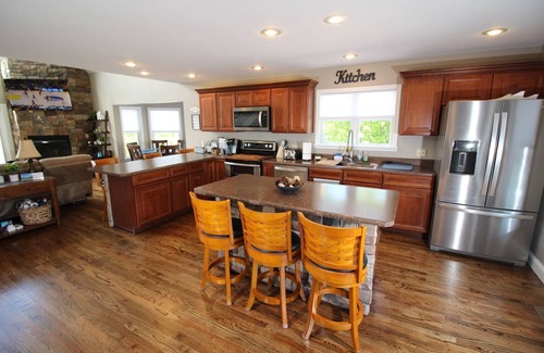 Hidden Springs House | Pinnacle Views. Nearby golf, winery bar & grills. Sleeps 12