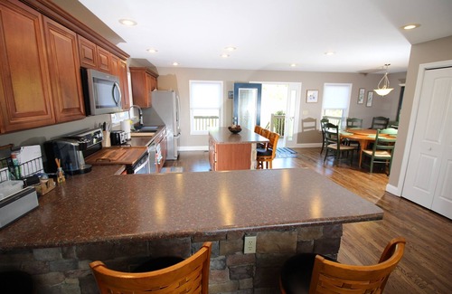 Hidden Springs House | Pinnacle Views. Nearby golf, winery bar & grills. Sleeps 12